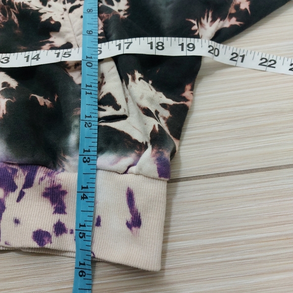 YFB cropped hoodie - Picture 5 of 5